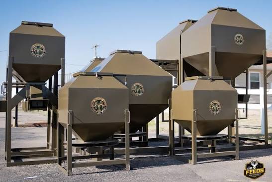 Lucky Buck Broadcast Feeder, 600LBS